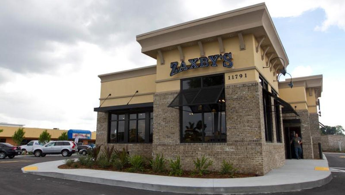 Zaxby S Opens To Hundreds In Fort Myers